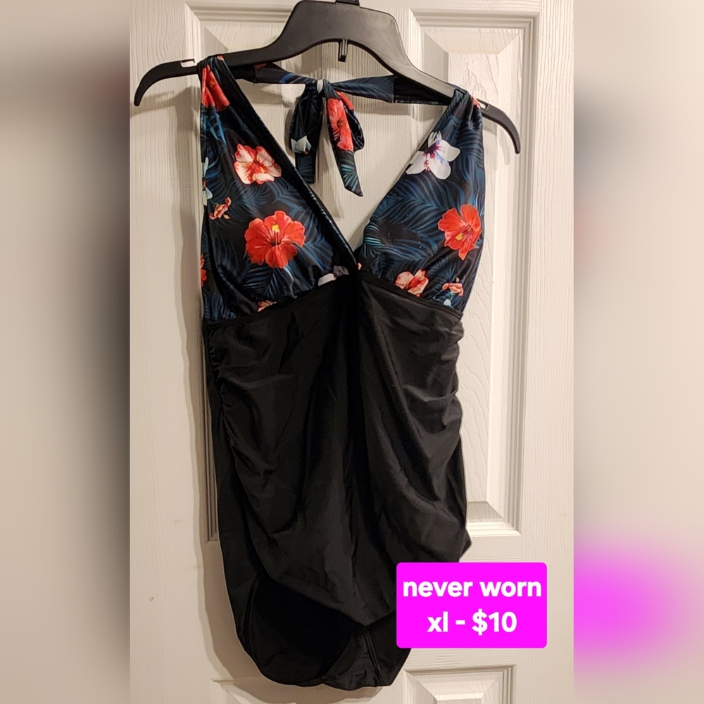 Floral Black Swimsuit One Piece Tummy Control Size Xl Never Worn